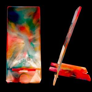 Resin cellphone/tablet stand